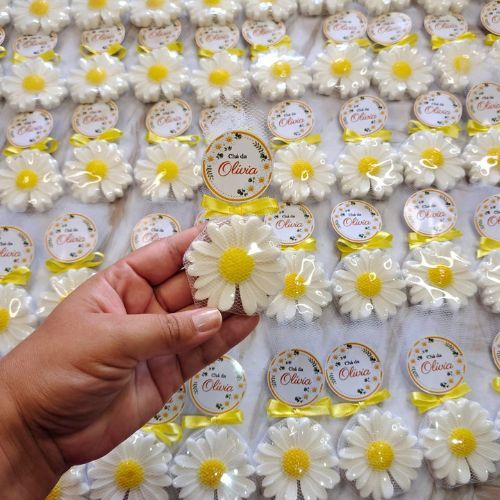 Kit Sabonetes Margaridas Personalizados – Lembrancinha para Chá de Bebê, aniversário, casamento