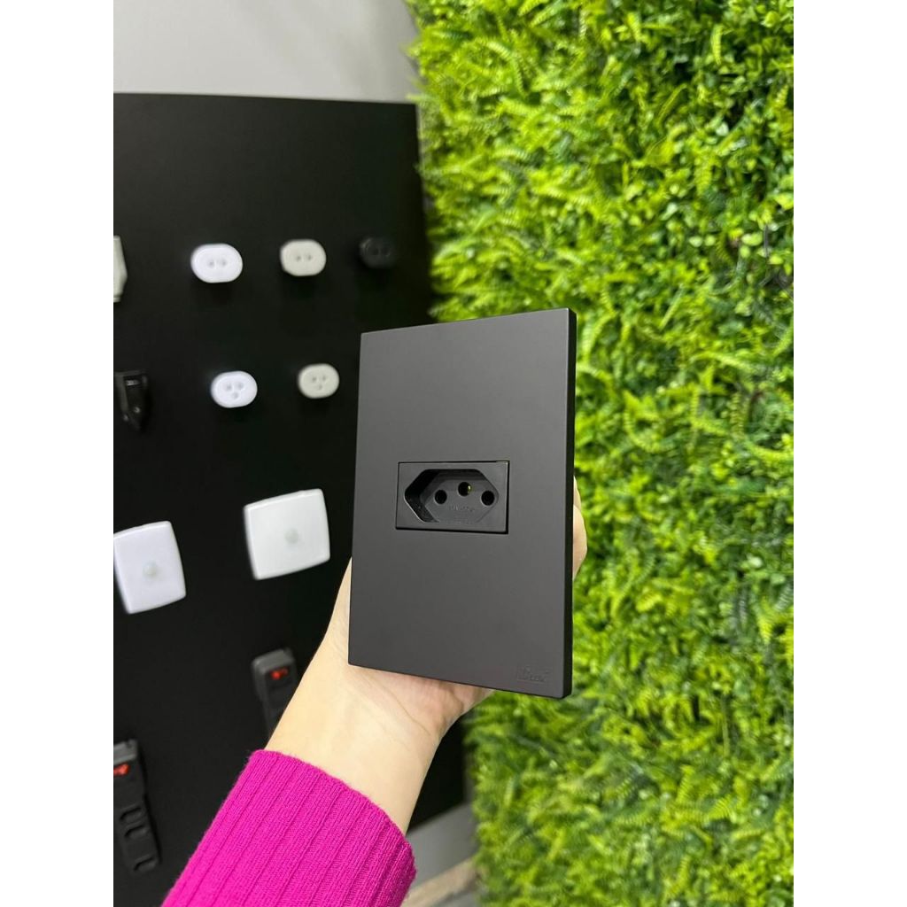 CONJUNTO TOMADAS E INTERRUPTORES - RECTA PRETO FOSCO - tatyrosa804
