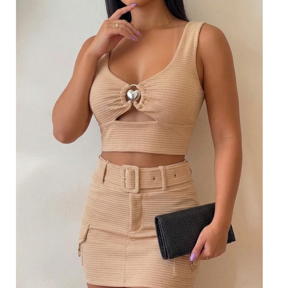 Conjunto CORAÇÃO feminino cropped com bojo e short saia com cinto encapado tecido canelado premium modinha blogueira