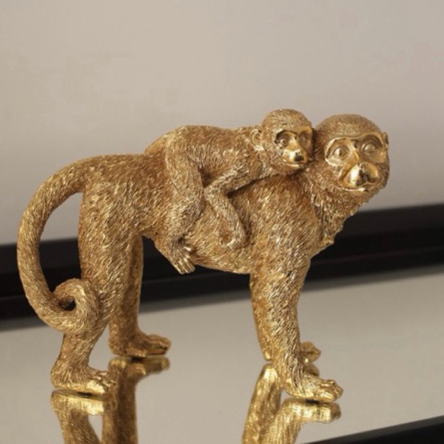 macaco decorativo/macaco dourado/estatueta macaco/escultura macaco/macaco polirresina