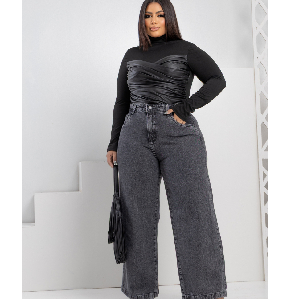 Calça jeans feminina wide leg Plus Size pantalona preto grafite