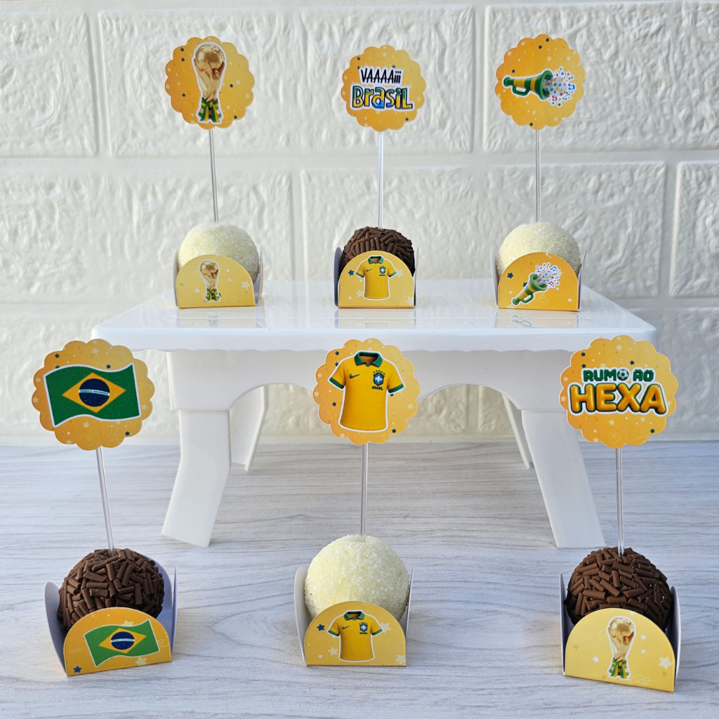 Kit Tags + Forminhas Doces Docinhos Topper Brigadeiro Infantil Copa Brasil Futebol - LEIA A DESCRIÇÃO