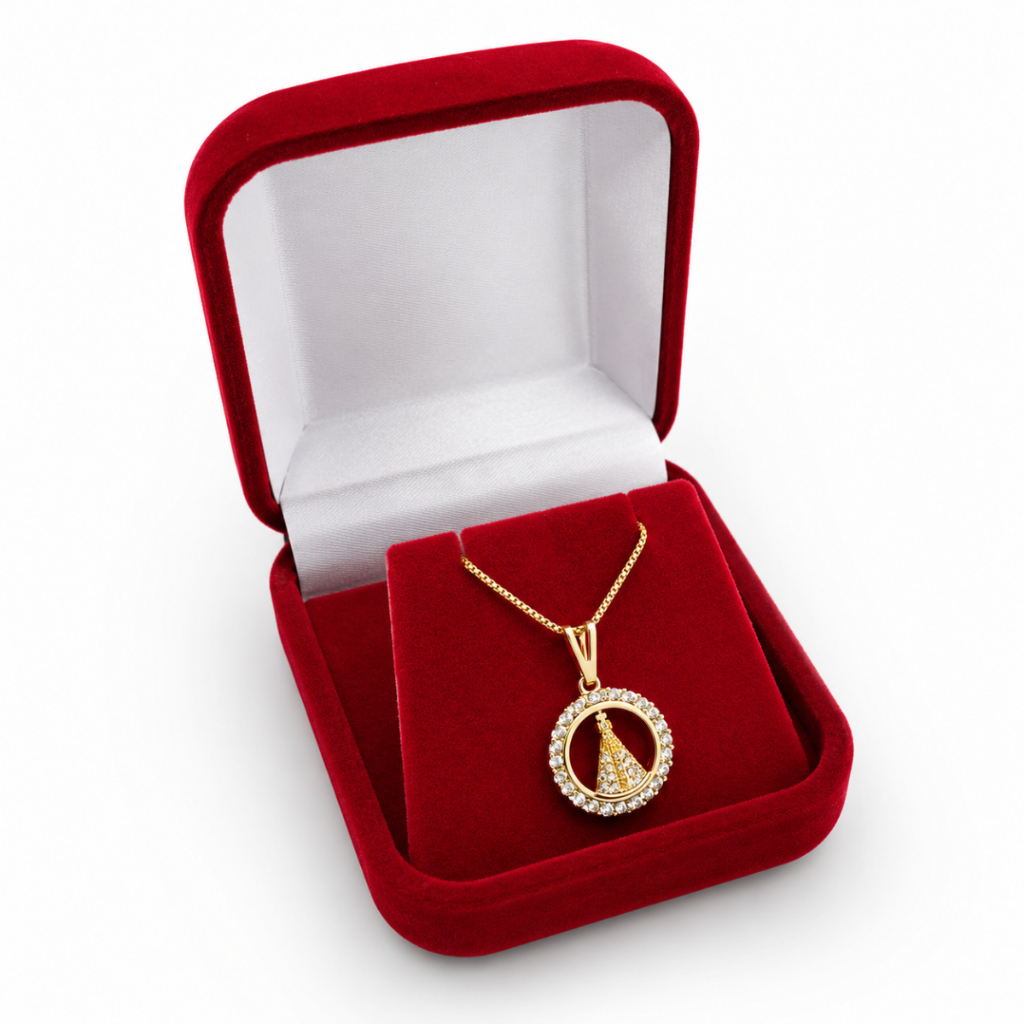 Colar Nossa Senhora Cravejado Redondo na Caixinha Banhado a Ouro 18k
