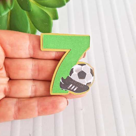Aplique número 3D bola e chuteira - número 7 - tag lembrancinha - caixinha - personalizado - FUTEBOL