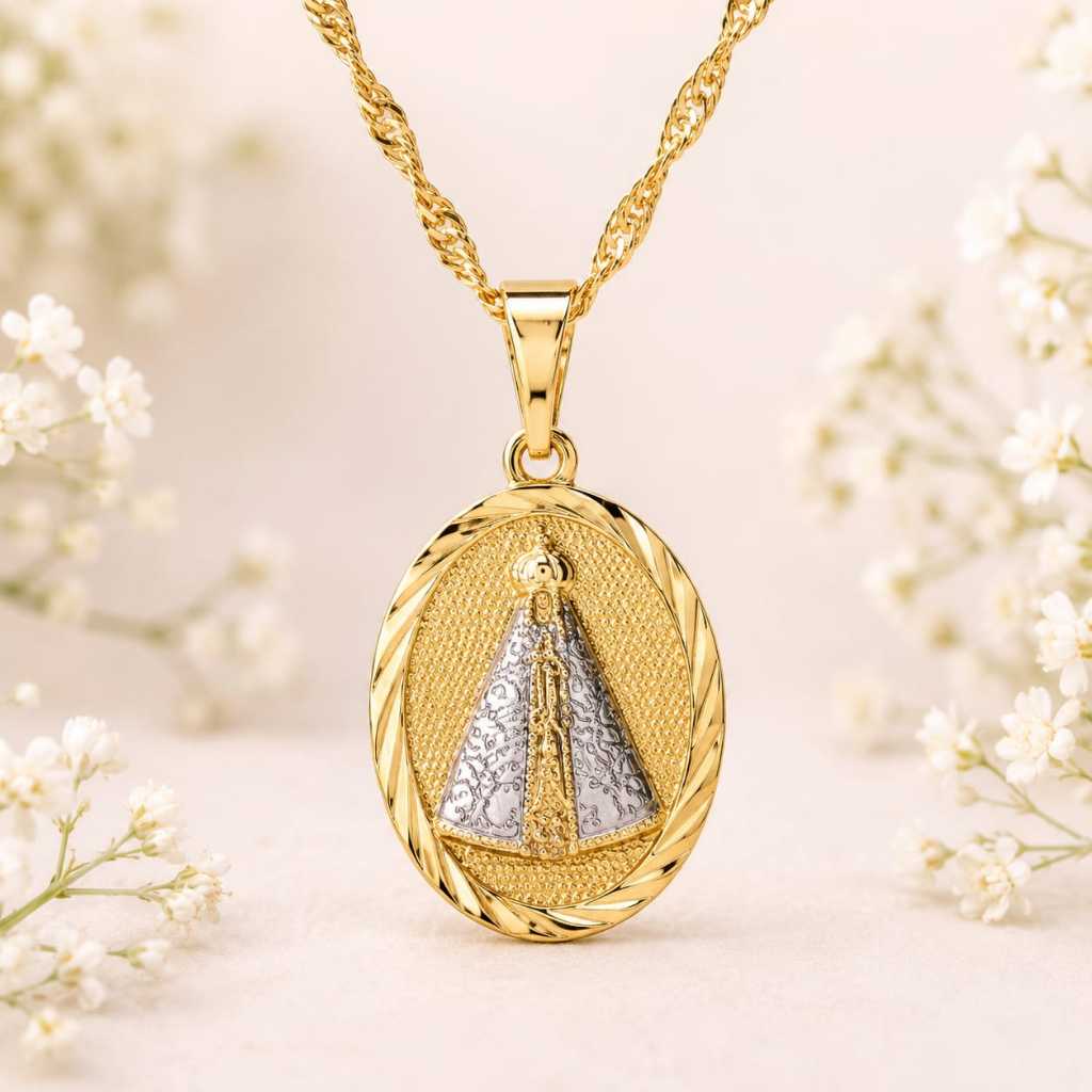 PINGENTE NOSSA SENHORA APARECIDA COM APLIQUE DE RÓDIO + CORRENTE SINGA PURA 45CM FOLHEADOS A OURO 18K