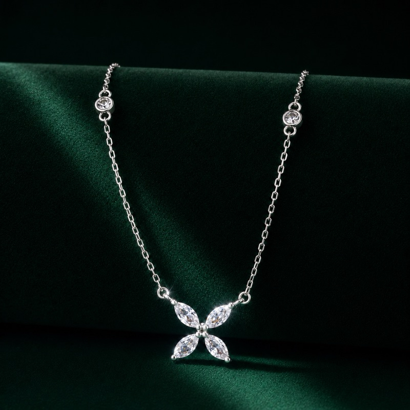 Colar Flor Zircônias Transparentes e Pontos de Luz Prata 925 Delicado e Sofistic