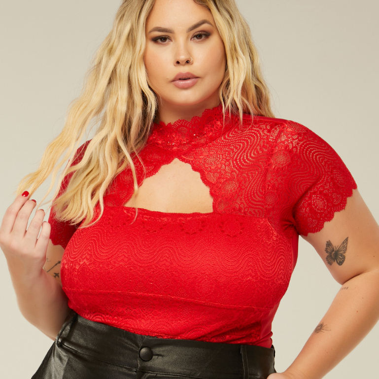 Blusa Feminina Plus Size Em Renda Manga Curta Transparente  Elegante e Estilosa Festa Noite Balada Eventos Curvy Curve em Oferta na Shopee