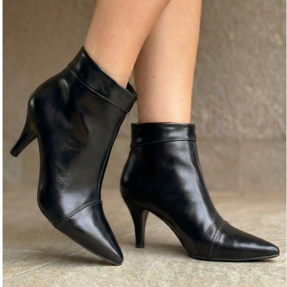 Bota Feminina Bico fino