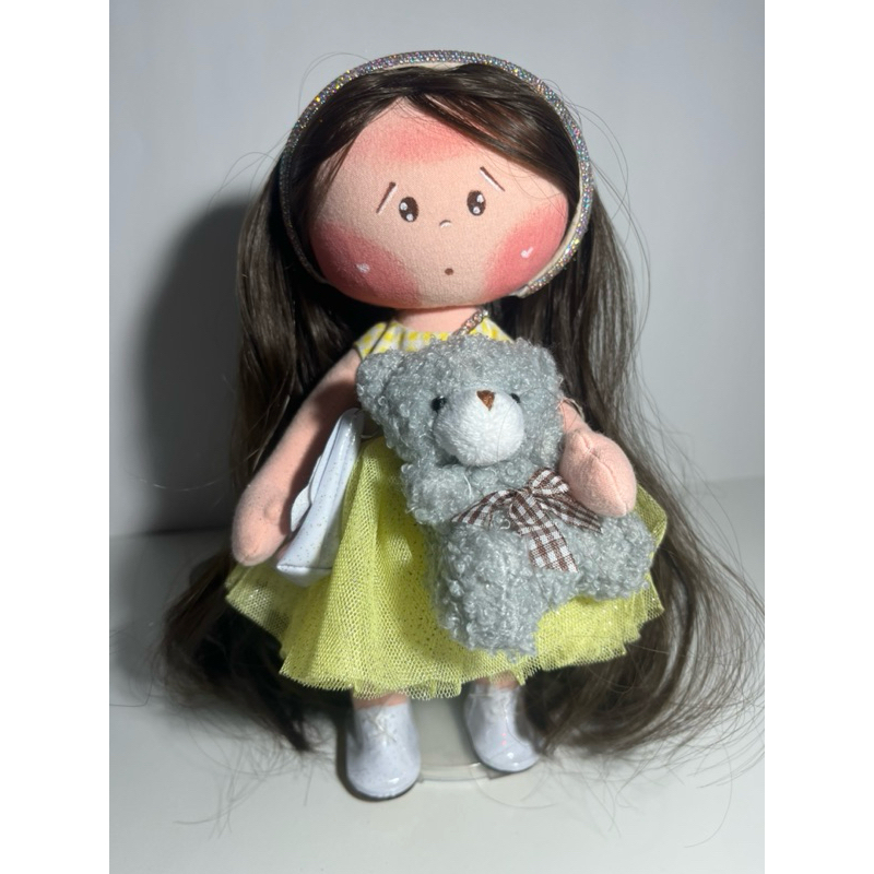 Boneca Artesanal de luxo com cabelo orgânico aceita chapinha e babyliss