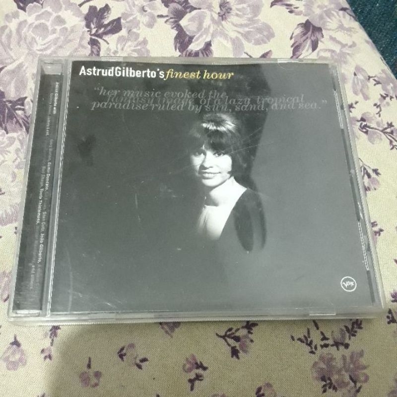 Astrud Gilberto cd finest hour coletânea bossa nova