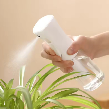 BORRIFADOR PULVERIZADOR EFEITO NÉVOA PARA LÍQUIDOS, 200ML - MATERIAL PLASTICO - COR BRANCA/CRISTAL