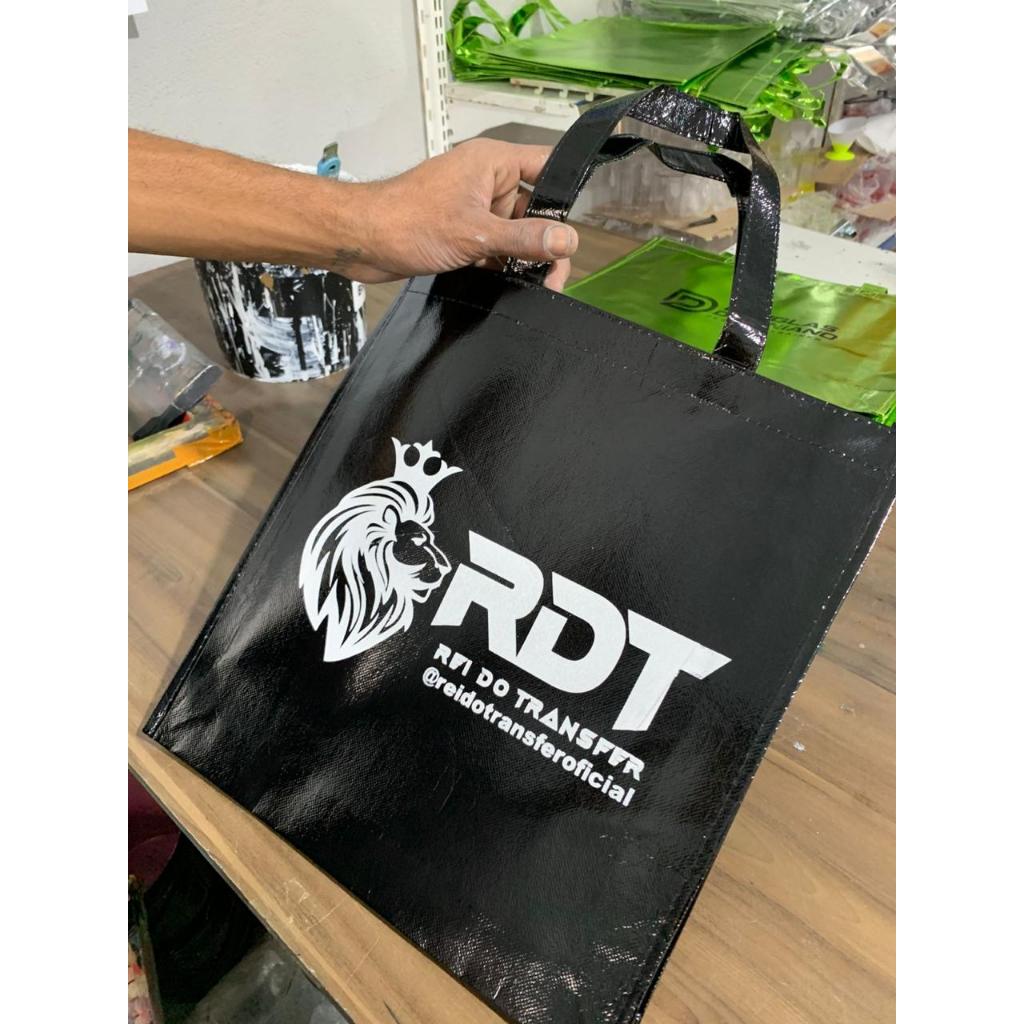 Sacola Tnt Metalizado 34x35x8cm Personalizada C/ Logo Kit Com 15 Unidades