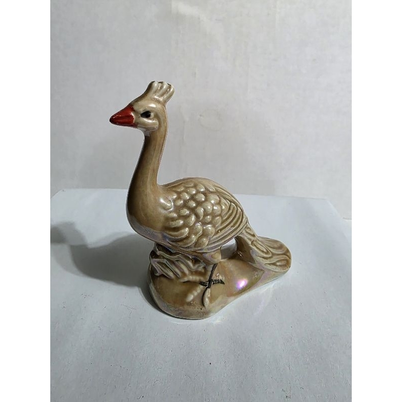 escultura pavão em porcelana antiga C4010