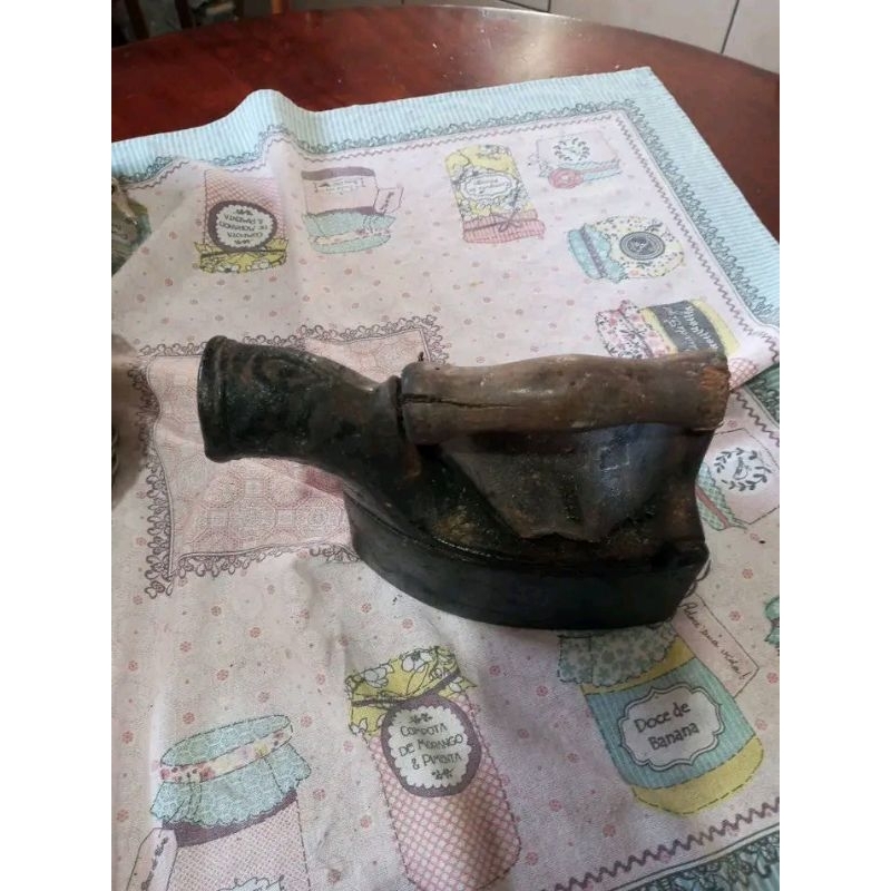 ferro passar roupa antigo