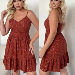 Vestido feminino curto estampa floral com alça regular, roupa forro e bojo, babado na saia estilosa