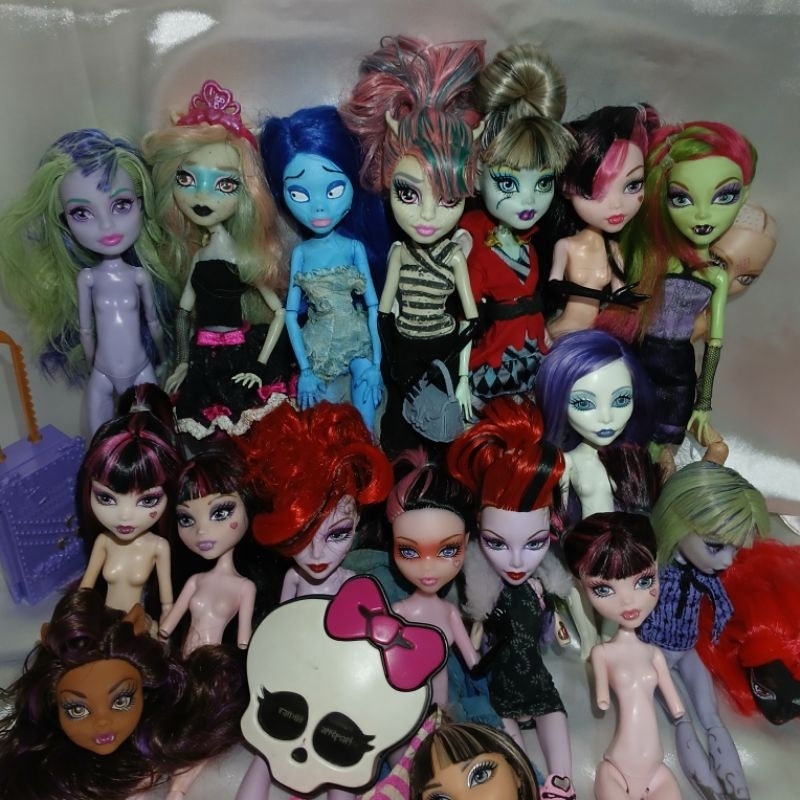 monster high - bonecas - dolls - usadas  - draculaura - ever after high - monster hight
