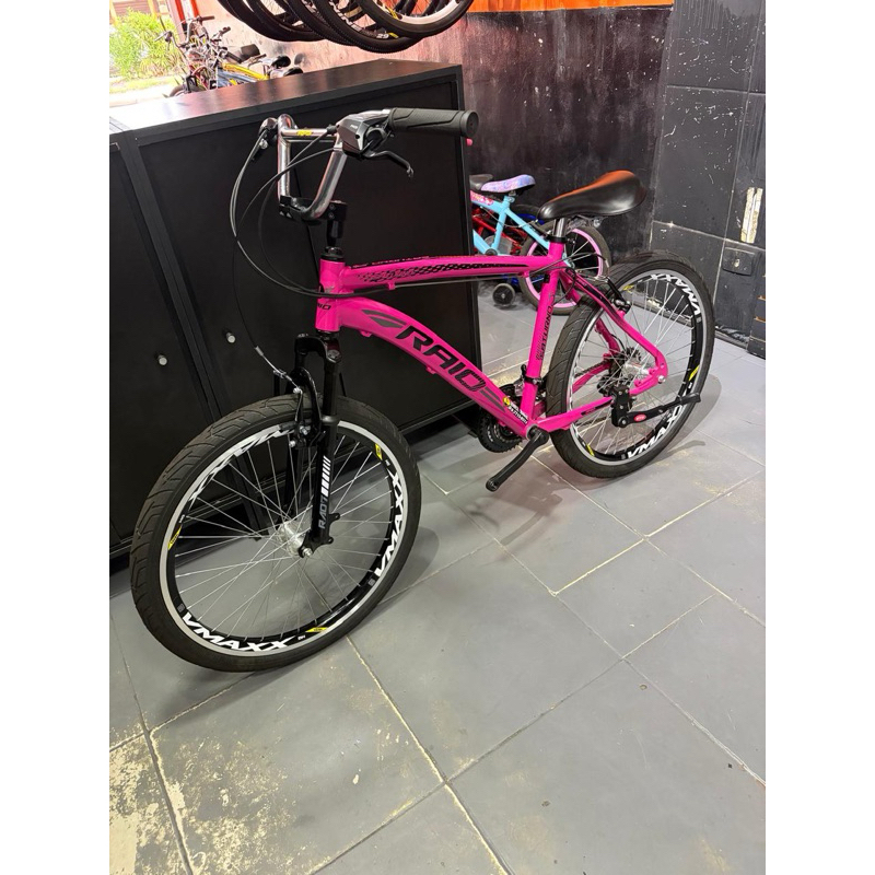 Bicicleta Aro 24 21 Marchas – Rodas Vmax, Cubo Roletado, Suspensão, Freio Alumínio – Rosa