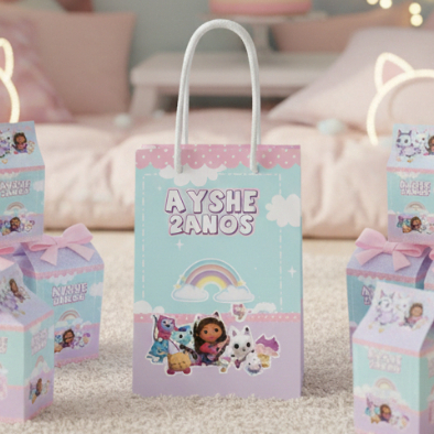 Sacolinha (M) | Sacola A Casa Mágica da Gabby | Personalizada |Lembrancinha de Aniversário | PEGUE E MONTE