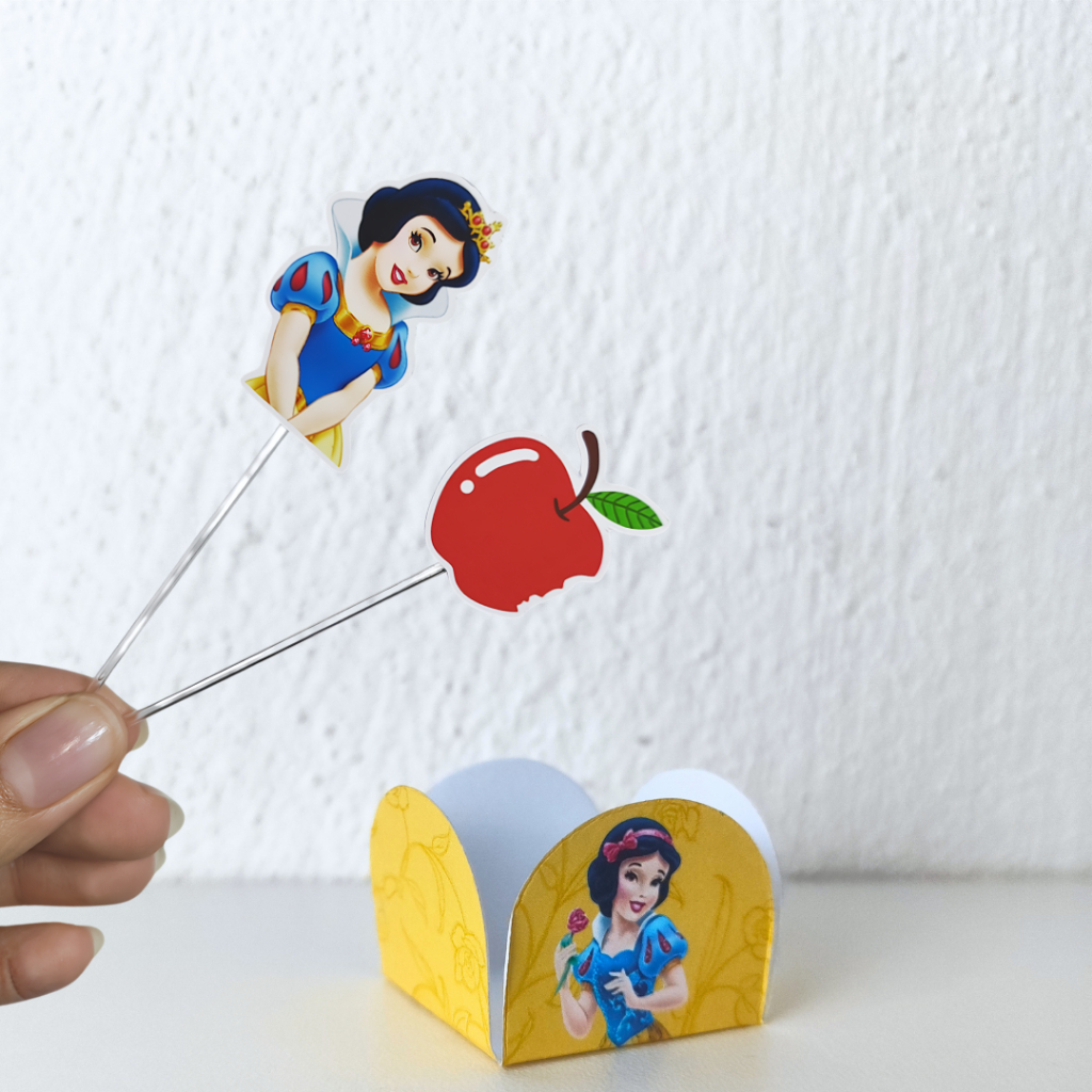 Forminhas personalizadas de doce e tags de docinhos tema Branca de Neve aniversário Lembrançinhas