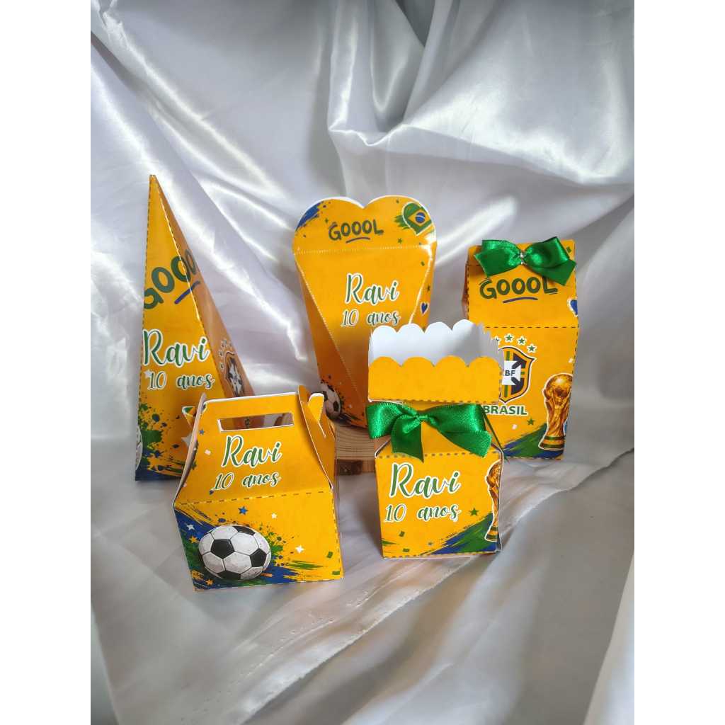 Kit 20 Caixinha Personalizada Copa Brasil Lembrancinhas Futebol com nome e laço