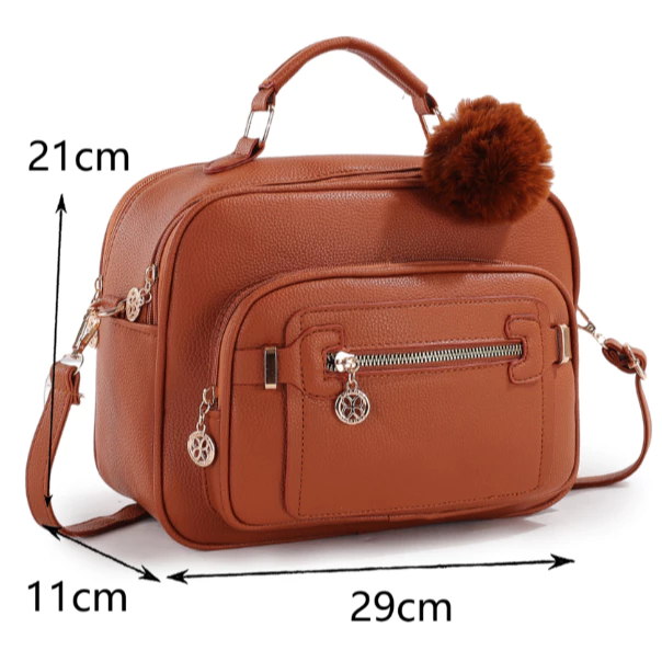 Bolsa Feminina Transversal Grande Impermeável com Múltiplos Bolsos e Pingente de Pompom