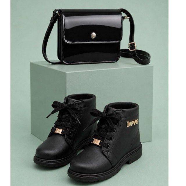 Kit Bota Infantil + Bolsa Menina Coturno Botinha Love Delicada Feminina Para Todas As Ocasiões