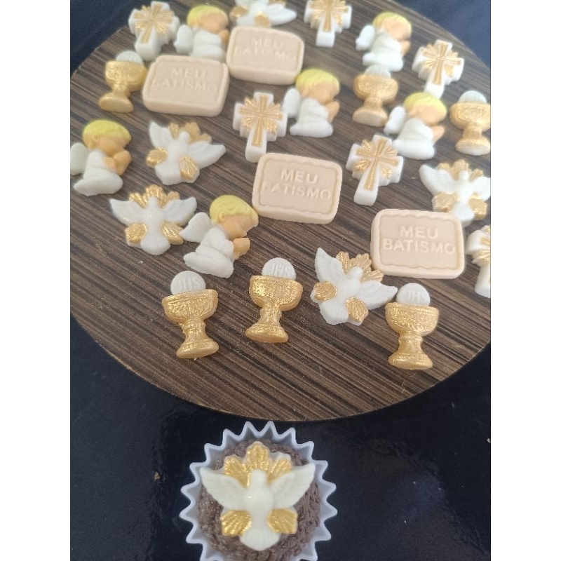 APLIQUES ARTESANAL DE LEITE EM PÓ PARA DECORAÇÃO - BATIZADO/EUCARISTIA 30 UNIDADES 2 cm — imagem 2 de 2