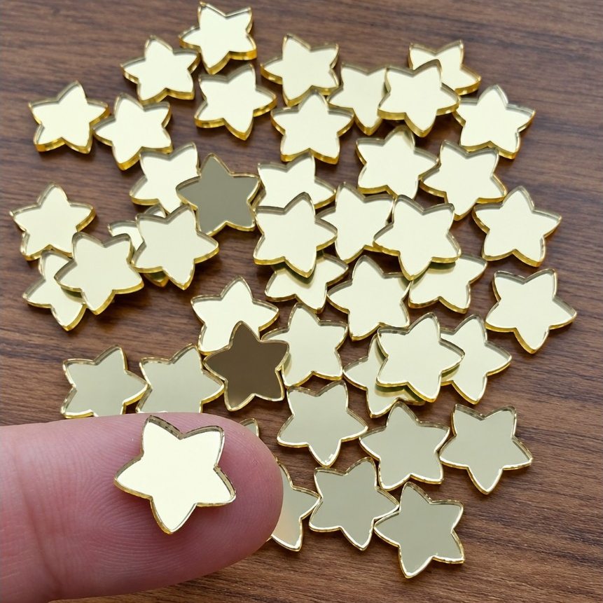 Kit 50 recorte em acrílico dourado - Mini estrela ou Mini coração para Artesanato