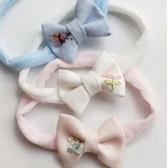 Trio de lacinhos micro bordados | Maternidade | Faixinha de cabelo bebê