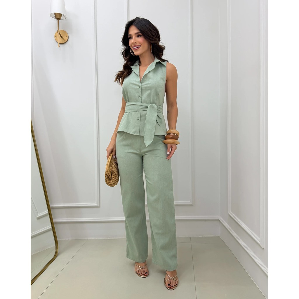 Camisa Feminina Sem Manga Shizue com Gola e Faixa em Viscose e Linho