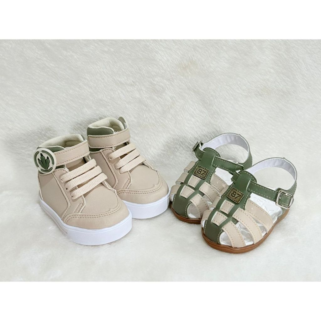 Kit Tênis e sandália bebê bege anti-derrapante fechamento fácil primeiros passos em Oferta na Shopee