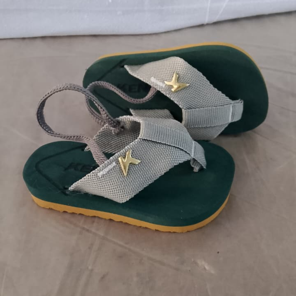 Chinelos Bebê Sandálias Baby Menino Menina Personagens Com Elastico ENVIO IMEDIATO