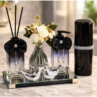 Kit Banheiro Preto + Difusor de Aromas + Porta Sabonete + Bandeja Espelhada Strass + Porta Escovas + Enfeites Porcelana em Oferta na Shopee