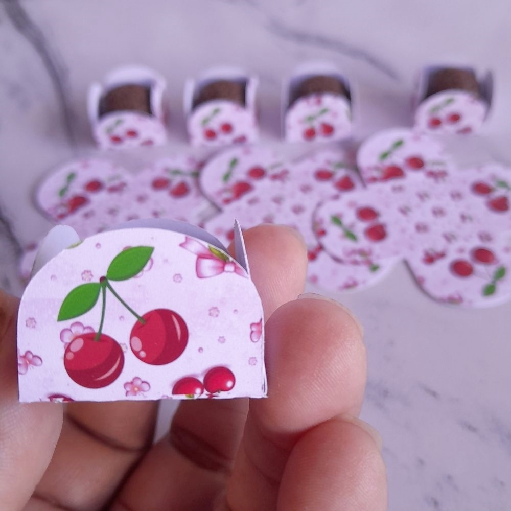 Forminha de doce cereja ( cerejinha) personalizada no tema/ lembrancinha de festa / aniversario