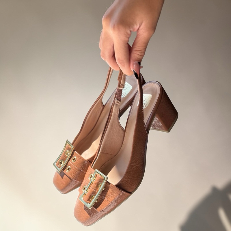Sapato feminino,Slingback salto grosso bloco.