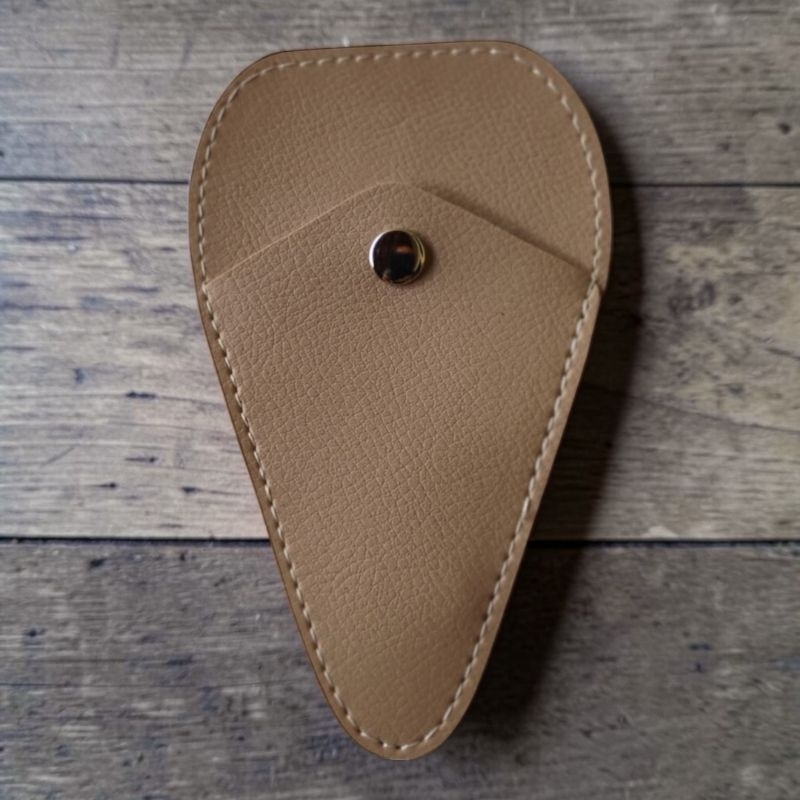 Capinha Porta Alicate de Cutícula em Couro Sintético | Protetor para Alicate Manicure Profissional em Oferta na Shopee