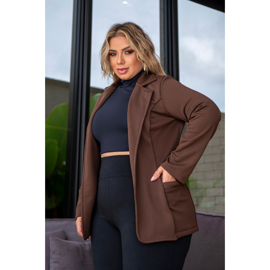 Blazer Versátil para Composição De Look Plus Size Modelo Estruturado Meia Estação