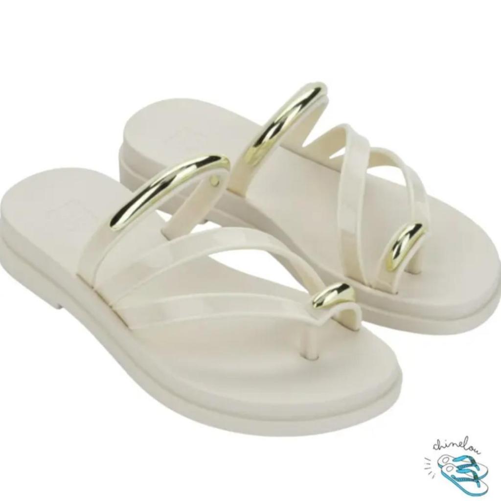 Sandalia Chinelo Feminino Zaxy Lume Detalhes Metal Conforto