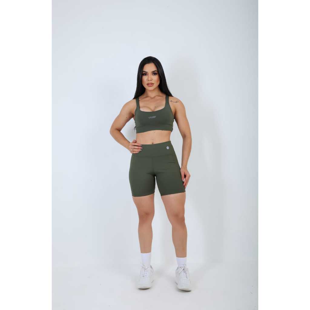 Ollie Moda Fitness - Conjunto em poliamida, zero transparência, máxima compressão, short com bolsos laterais.