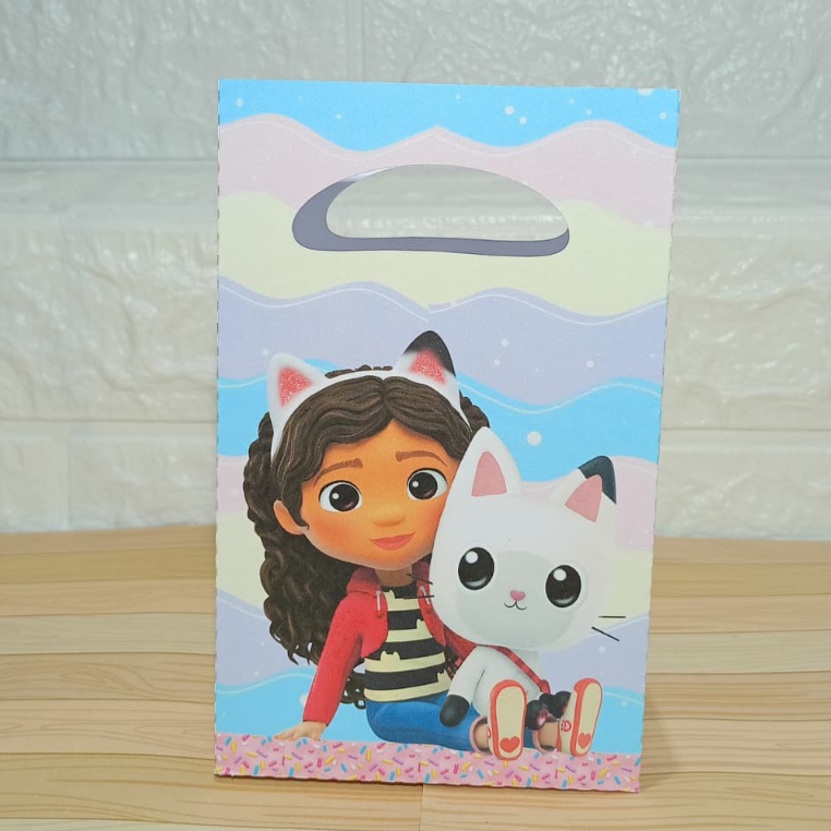 Sacolinhas PP CASA MÁGICA DA GABI Personalizadas Lembrancinhas de Festa e Aniversário.