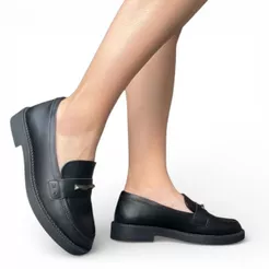 Mocassim Feminino Loafer Clássico com Detalhe Metálico Ramarim 2511102