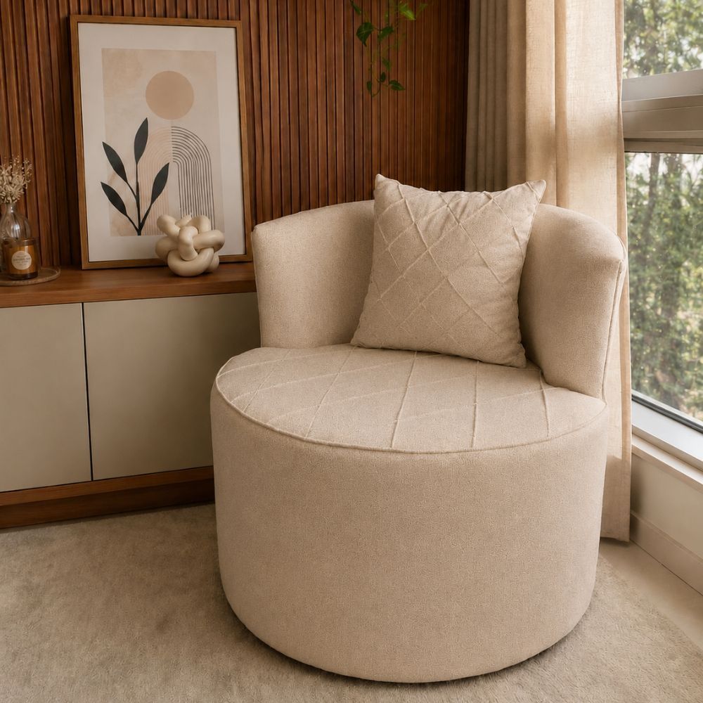 Poltrona RM Orgânica Curva Confortável com Almofada Luxo Sala de Estar Tecido Assento Suede Bege
