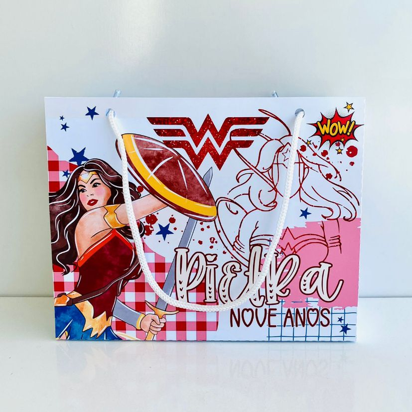 Sacolinhas Personalizadas PEGUE E MONTE tema MULHER MARAVILHA modelo RETA HORIZONTAL ~ lembrancinhas ~ mimos