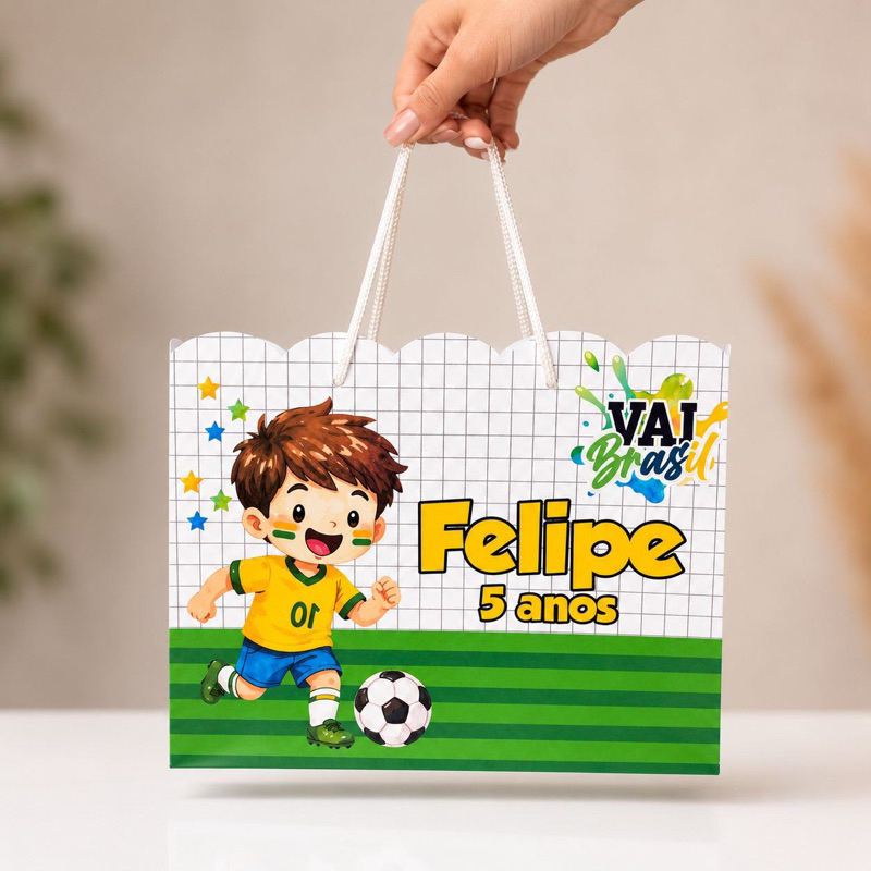 Sacolinha Personalizada Futebol Brasil Copa Menino - Lembrancinha Infantil - 20x15,5x7 - PEGUE E MONTE
