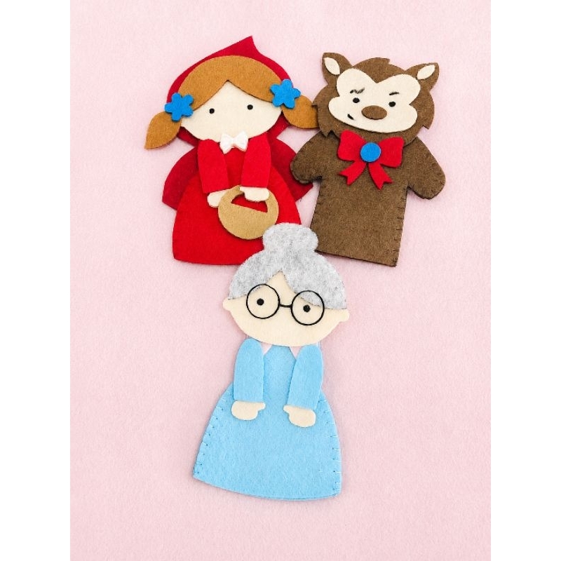 15  Kit com Dedoches Chapéuzinho Vermelho e o Lobo