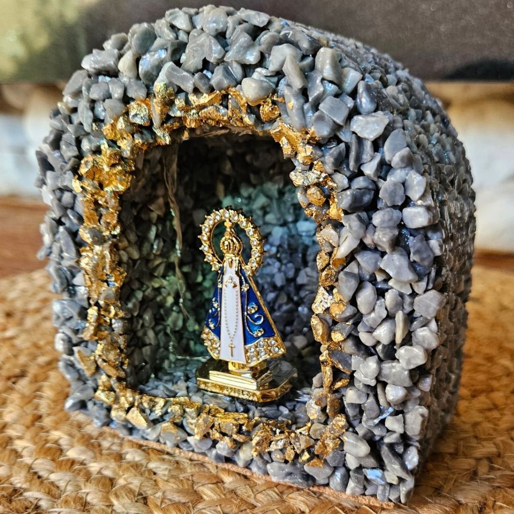 Gruta Artesanal Nossa Senhora Aparecida Pedras Cinza com LED Decoracao
