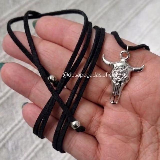 Colar feminino choker estilo country amarração ajustável camurça boiadeira rodeio look country pingente boi longhorn