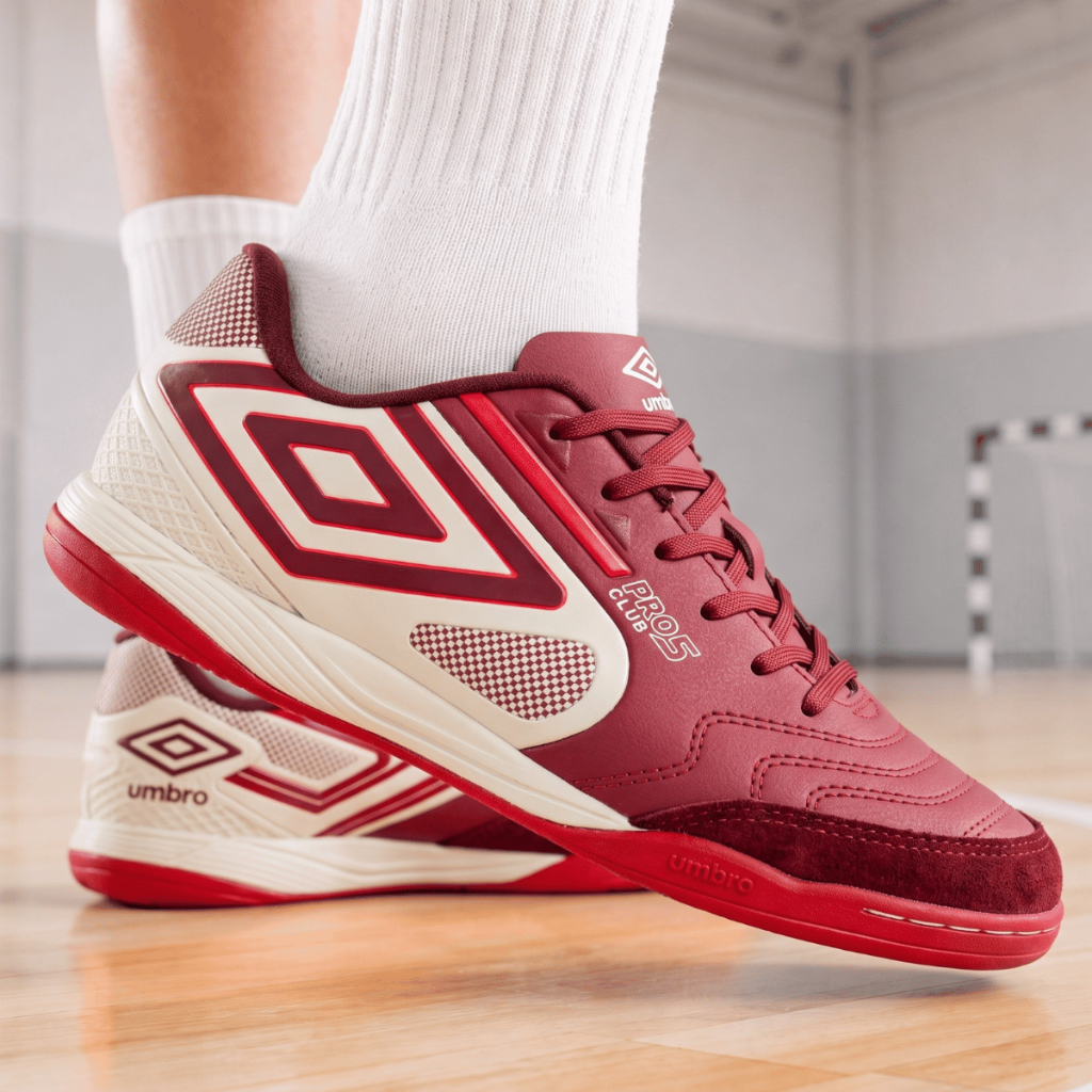 Chuteira Futsal Umbro Pro 5 Bump Club Cherry Indoor Quadra Grip Conforto Amortecimento