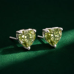 Brinco Coração Moissanite Verde 6,6mm Prata 925 Delicado e Elegante