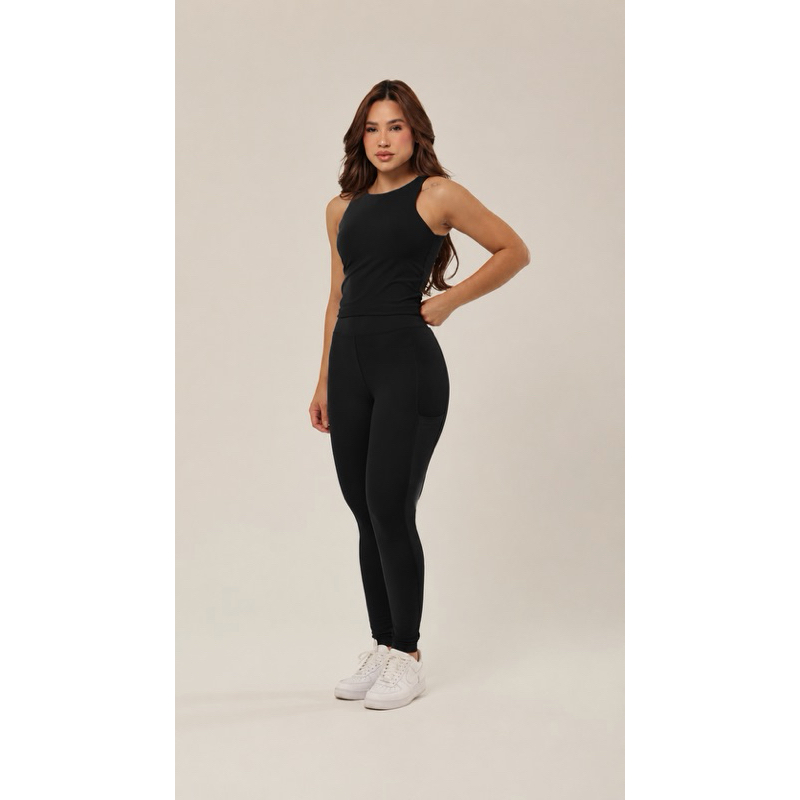 Conjunto Fitness Feminino Regata e Calça com Bolsos Laterais Poliamida Zero Transparência Academia